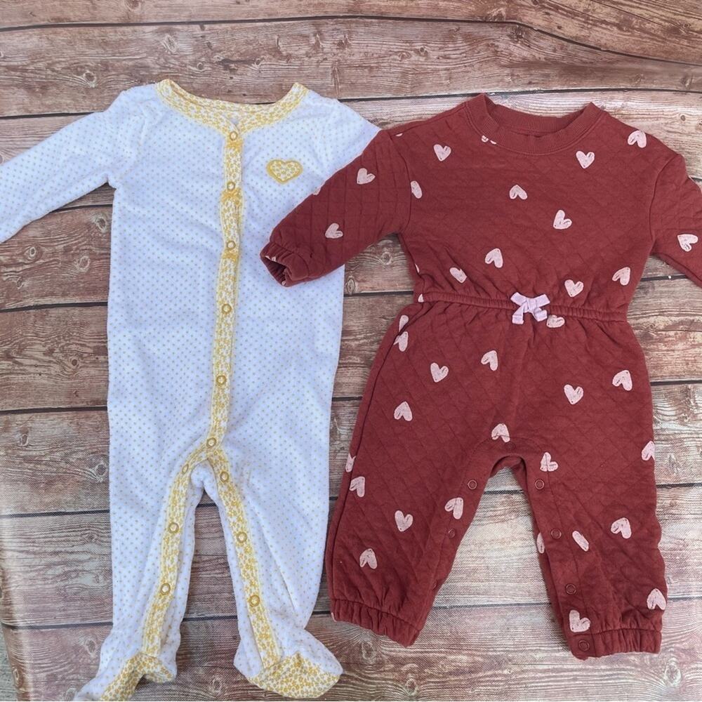Carter’s baby girl onesie size  9 months